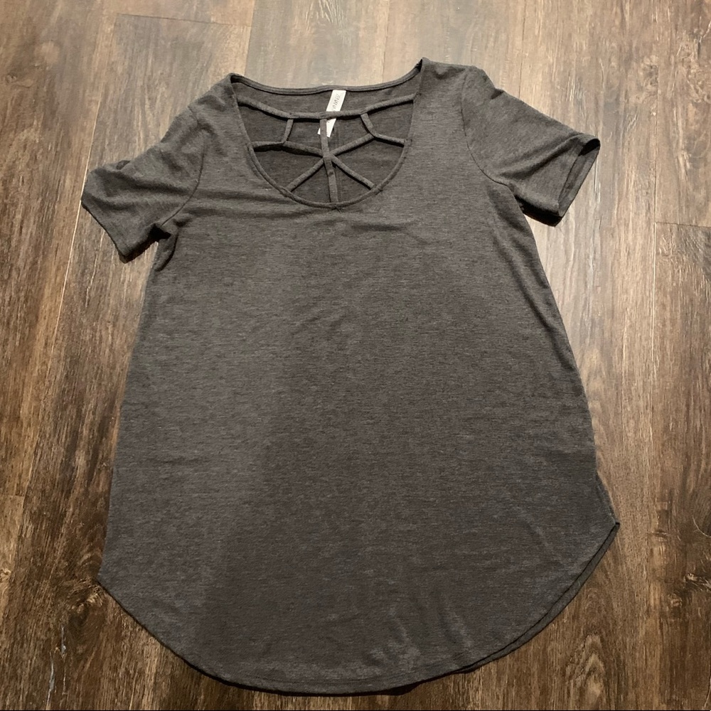 Criss cross neck dark heather tee, Sz M